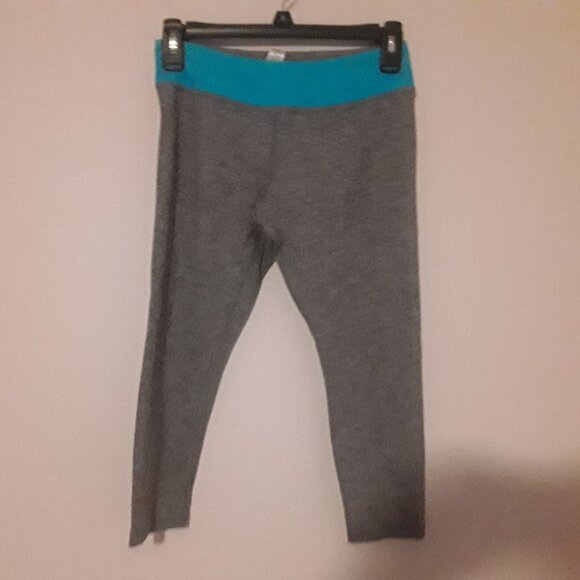 Girls ivivva By Lu Lu Lemon Size 14 Pepper Gray 3/4 Length Leggings - Picture 1 of 3